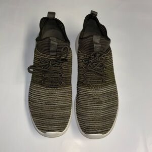 Nike Rosche Two Flyknit  918263-301 size 10